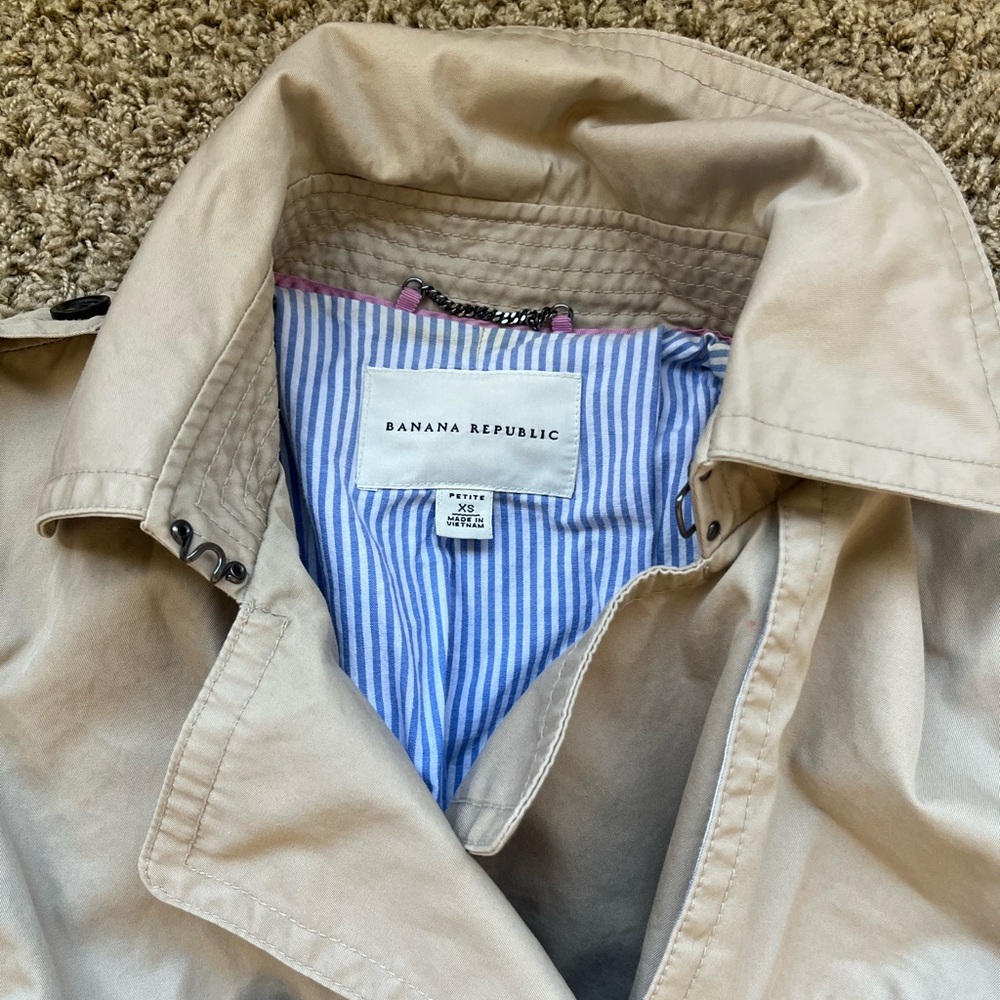 Banana Republic petite trench coat - Picture 8 of 8